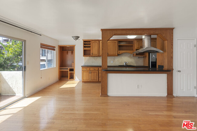 Building Photo - 1012 7th St