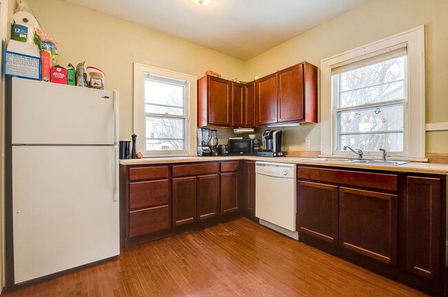 Building Photo - 1212 Marshall Ave