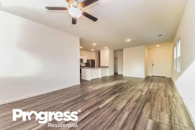 Building Photo - 734 Oakhurst Dr