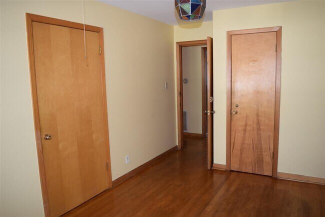 Building Photo - 7015 Carvel Ln