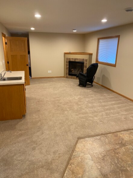 Building Photo - 4626 35 St NW