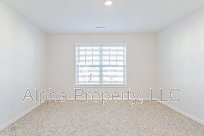 Building Photo - 540 Yellow Fox Rd