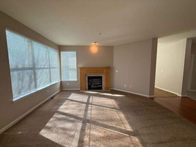 Building Photo - 910 Medical Center Dr