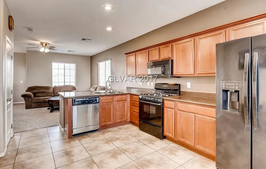 Building Photo - 172 Almond Ridge Pl