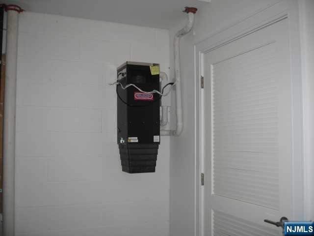 Building Photo - 818 Jassamine Way