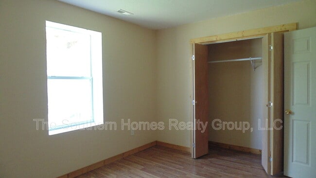 Building Photo - 403 Lenoir St
