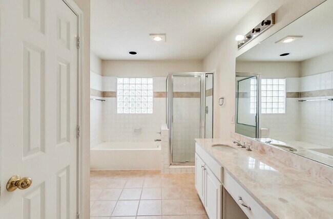 Building Photo - 12565 Piping Rock Dr