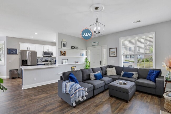 Building Photo - Stunning 3-Bedroom Home in University Park – Move-In Ready!