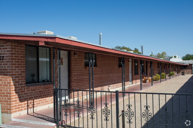 Building Photo - Loma Vista Apartments