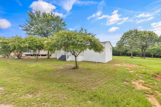 Building Photo - 451 N Hill Rd