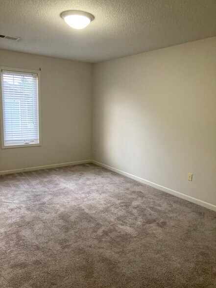 Upstairs Bedroom with Walk-in Closet - 258 N Ferrel St