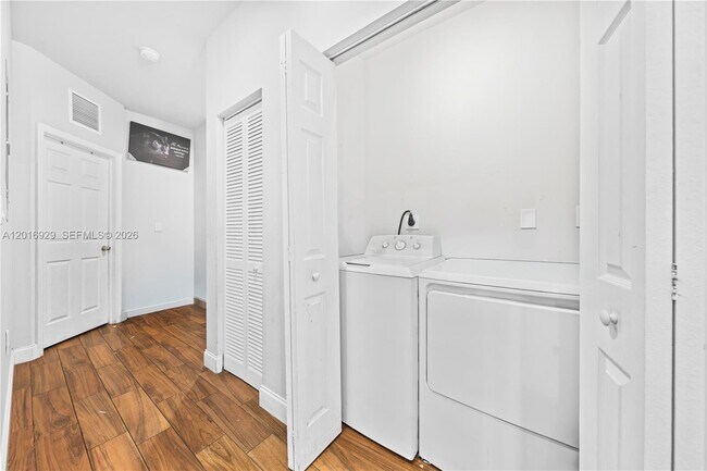 Building Photo - 4721 NW 15th Ct