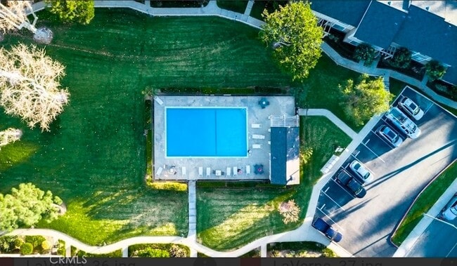 Building Photo - 3868 Chelsea Dr