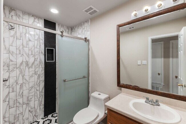 Building Photo - Charming Home in Presidential Meadows