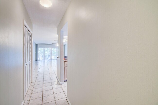 Building Photo - 1200 SW 12th Ct