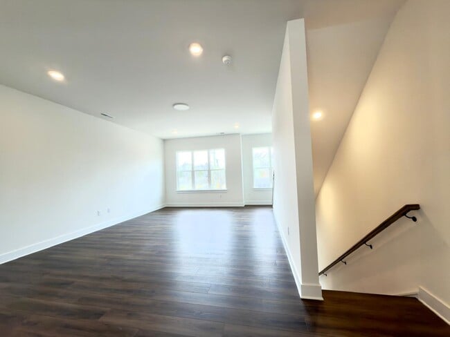 Building Photo - 3423 Holabird Ln