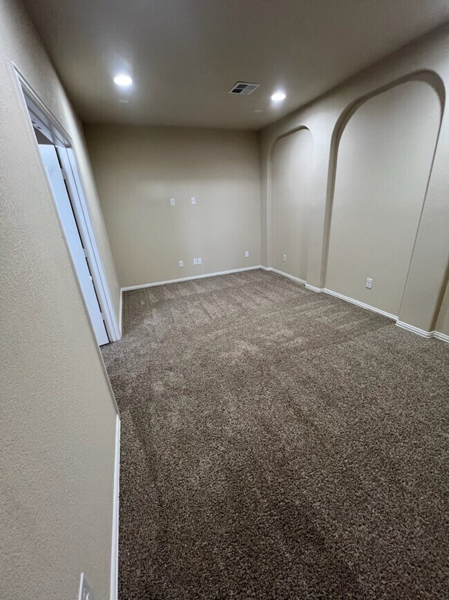 Building Photo - 7036 XIT Ranch Rd