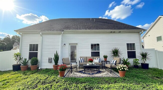 Building Photo - 151 Pittfield Run