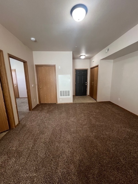 Building Photo - 2 bed 1 bath near NNU and close to downtow...