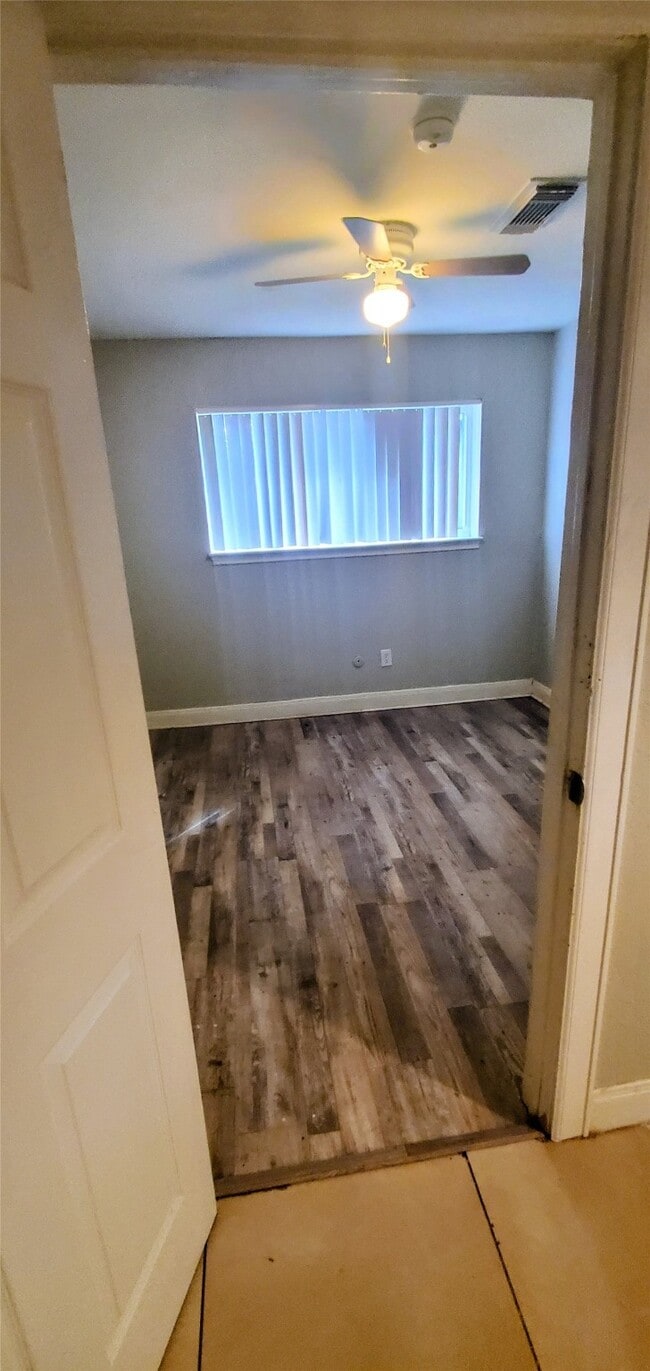 Building Photo - 15414 W Hampton Cir