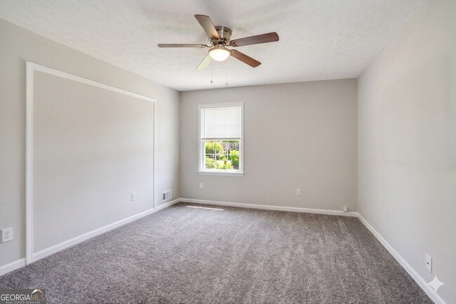 Building Photo - 257 Omega Dr