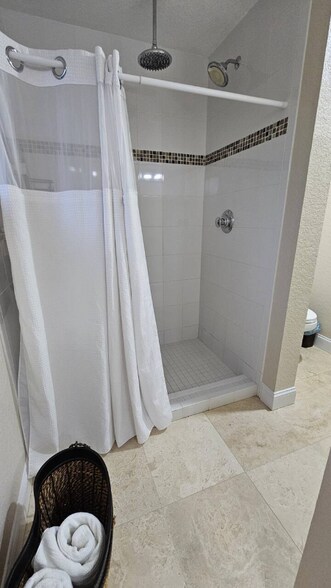 Building Photo - 3354 Dover Dr