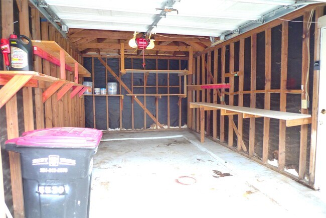 Building Photo - 5530 Santrey Dr