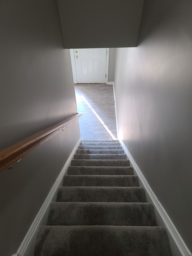 Building Photo - 3 Bedroom Townhouse for Rent in Waynesboro!