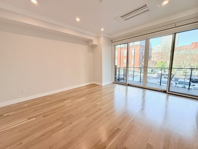 Building Photo - 143 Warren Ave