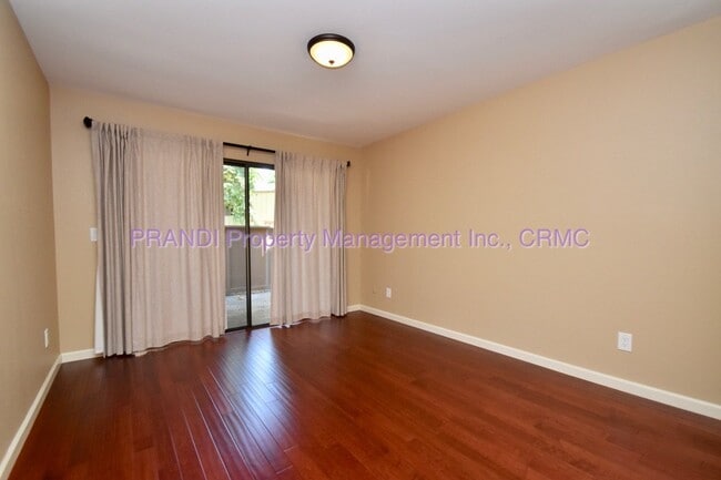 Building Photo - Lovely 3-Bedroom Townhouse in Desirable Pa...