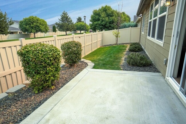 Building Photo - 3406 E Girdner Dr