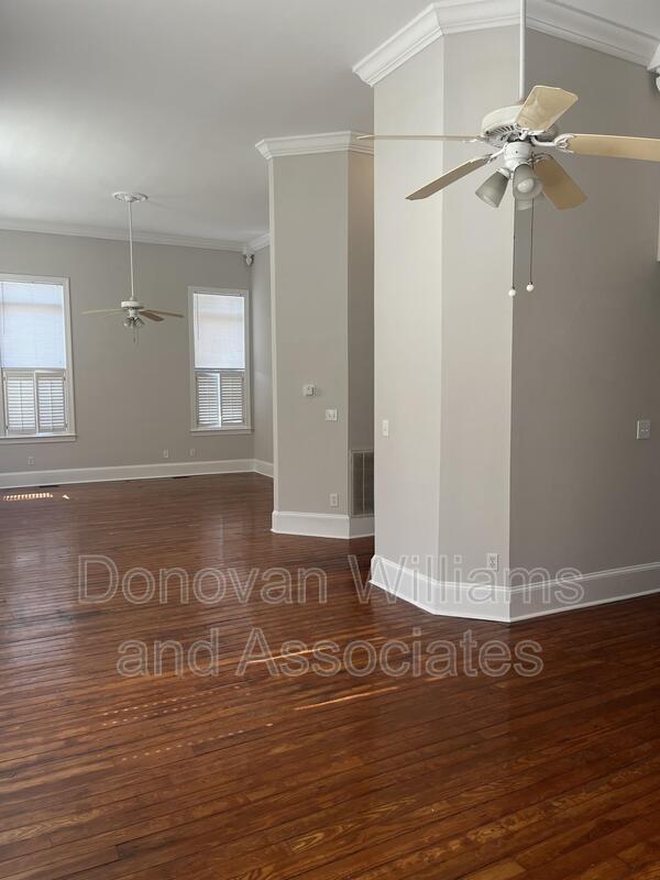 Building Photo - 135 E Wilson Ave