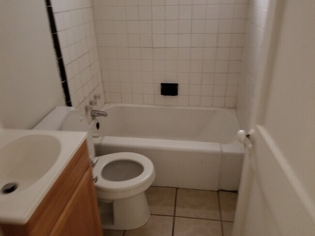 Bathroom - 210 S 43rd St