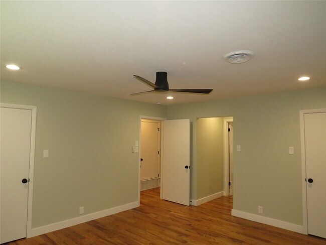 Building Photo - 3316 Darby Ln