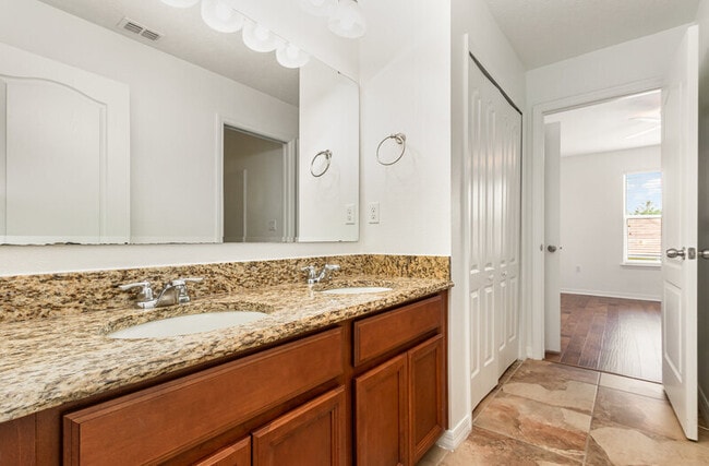 Building Photo - 9026 Paolos Pl