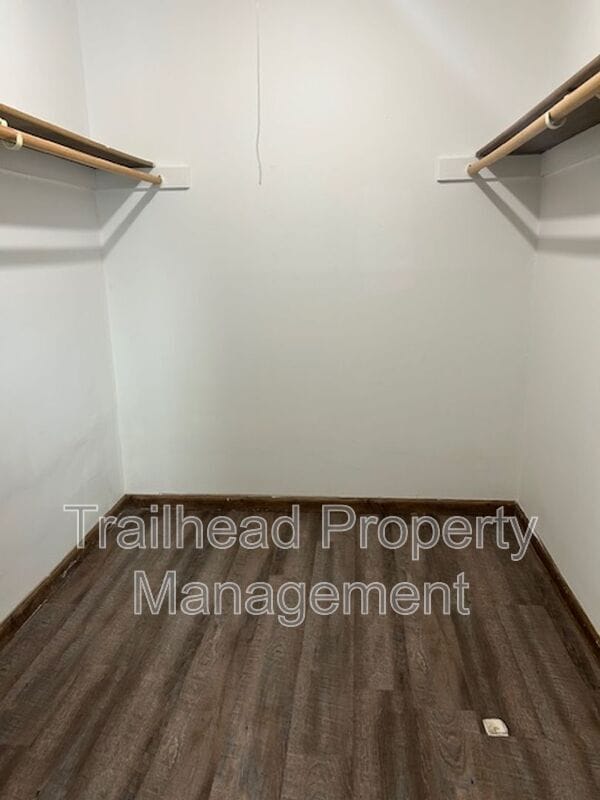 Building Photo - 8307 Woodson Dr