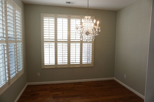 Building Photo - 10591 Iron Point Cir