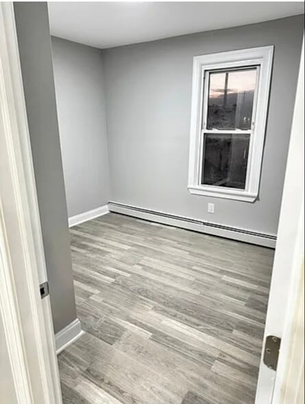 Building Photo - 643 Elizabeth St