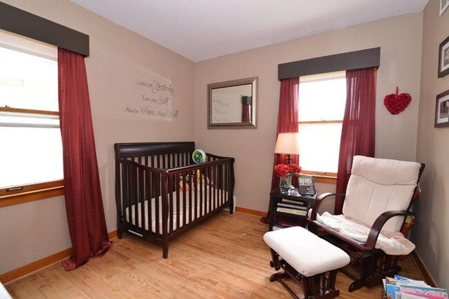 Building Photo - Cozy  3 Bedroom Single Family Home