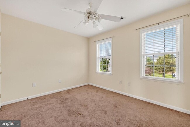 Building Photo - 33 Wild Rose Dr