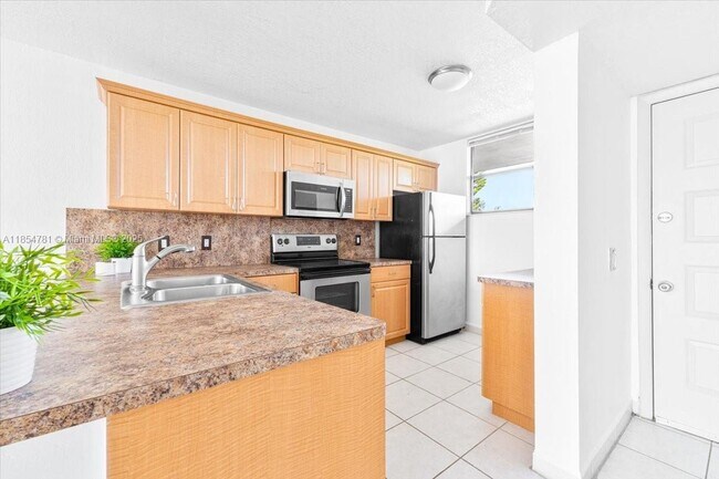 Building Photo - 110 Lake Emerald Dr