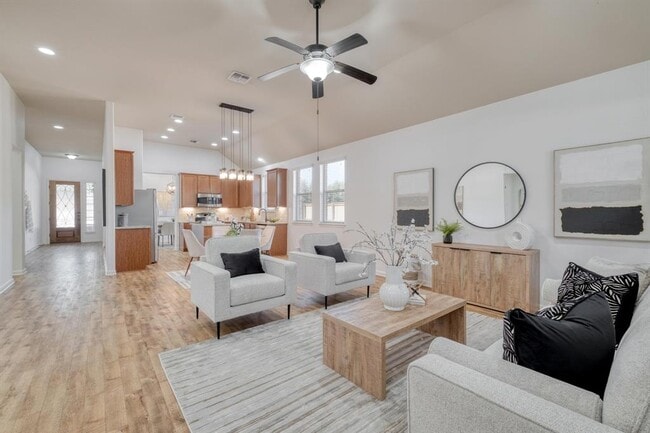 Building Photo - 2213 Lookout Range Dr