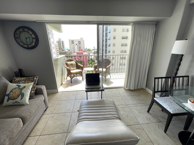 Building Photo - 2440 Kuhio Ave