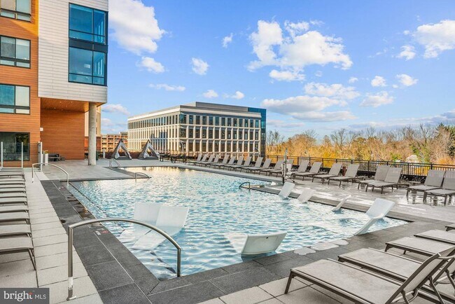 Building Photo - 145 Riverhaven Dr