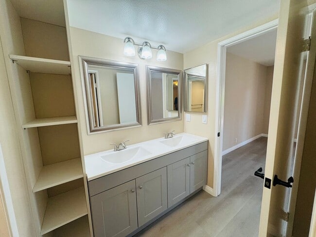 Building Photo - Luxury Living Awaits: Stunning Remodeled C...
