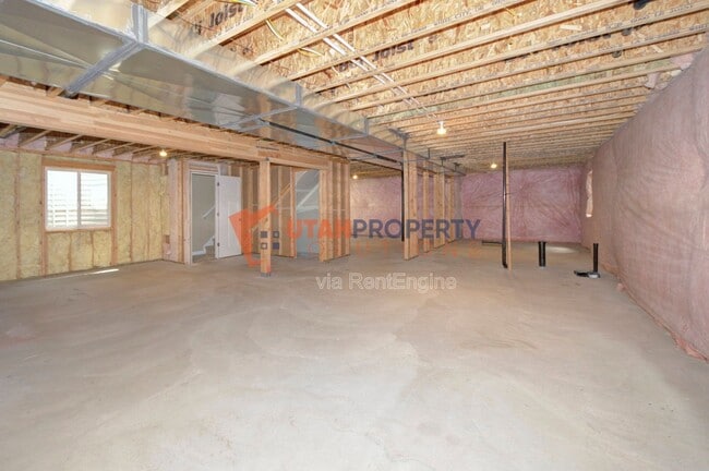 Building Photo - 10243 Petaluma Way