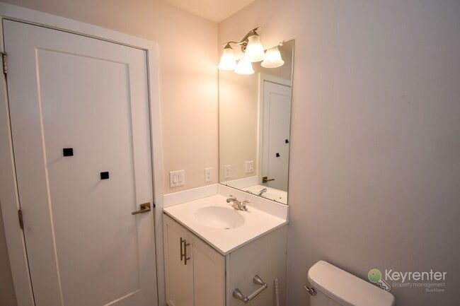 Building Photo - 32 Jessop Ln