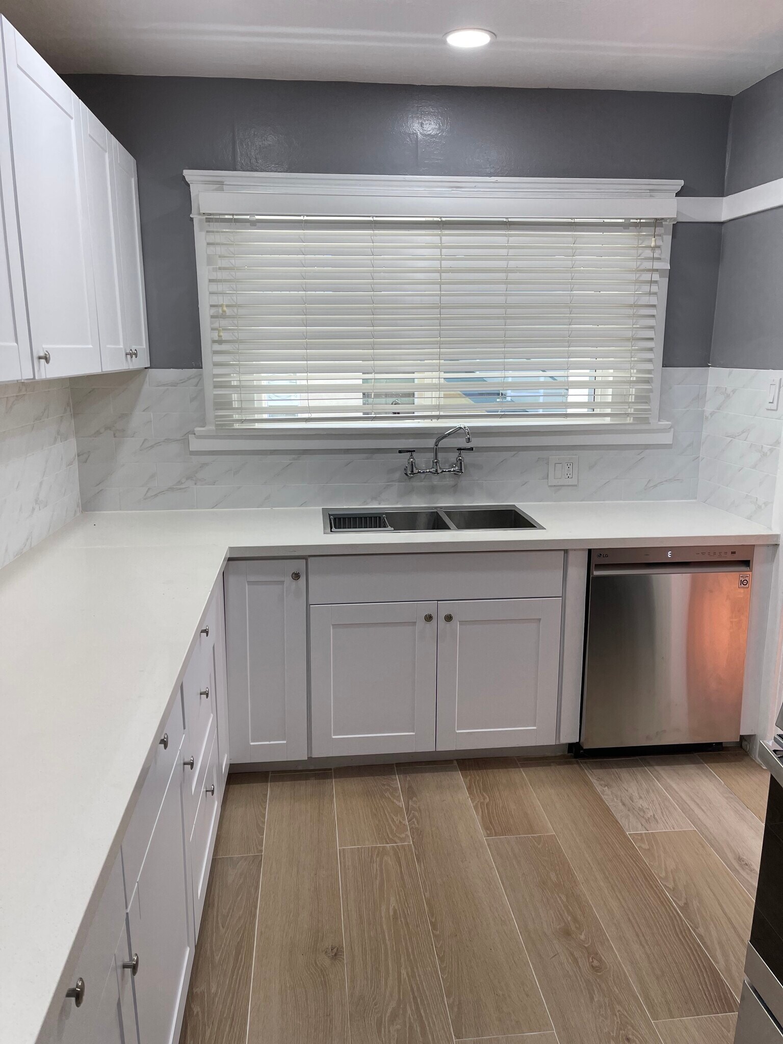 Building Photo - 508 S Catalina Ave