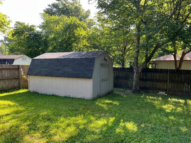 Building Photo - 3 Bedroom, 2 Bathroom, Great Location!