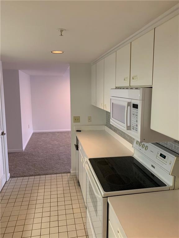 Building Photo - 53 Conanicus Ave